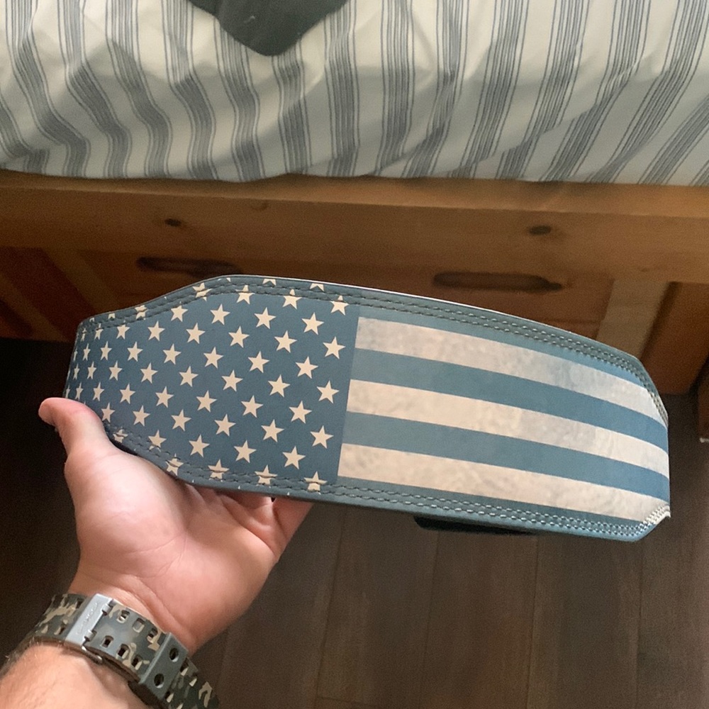 Weight lifting belt